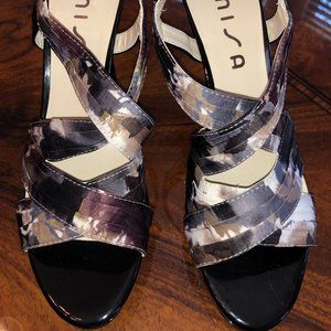 Unisa Sz. 8 Satin Purple and Black Open Toe Slingback Heels